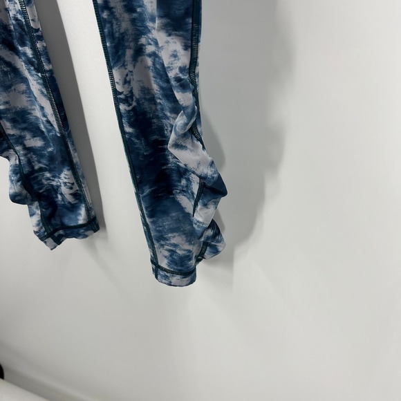 LuLeLemon TieDye Blue White Pattern Leggings MidRise Ruched Calf Women's Size 4 - Picture 12 of 12